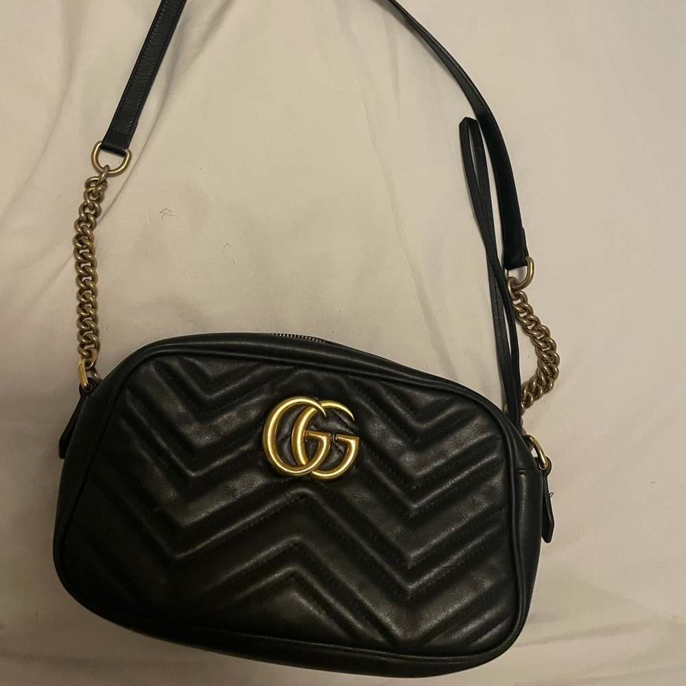 Black leather Gucci crossbody